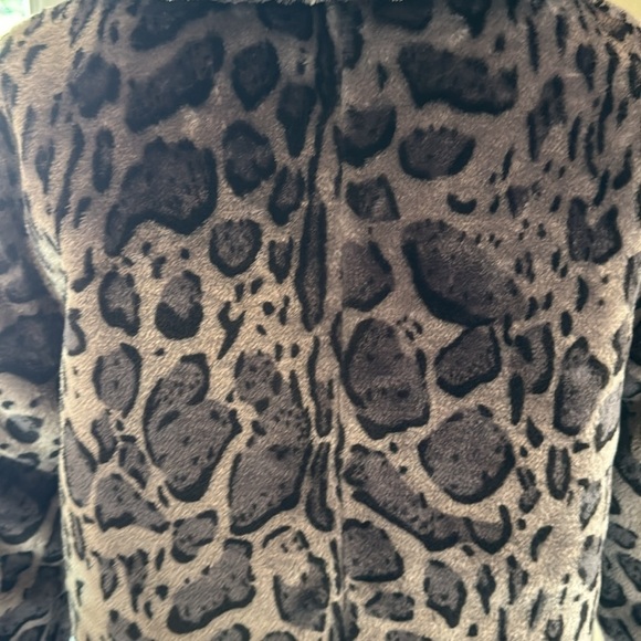 Tudor Court Gray and Black Leopard Faux Fur Shawl Collar Jacket - Picture 5 of 11